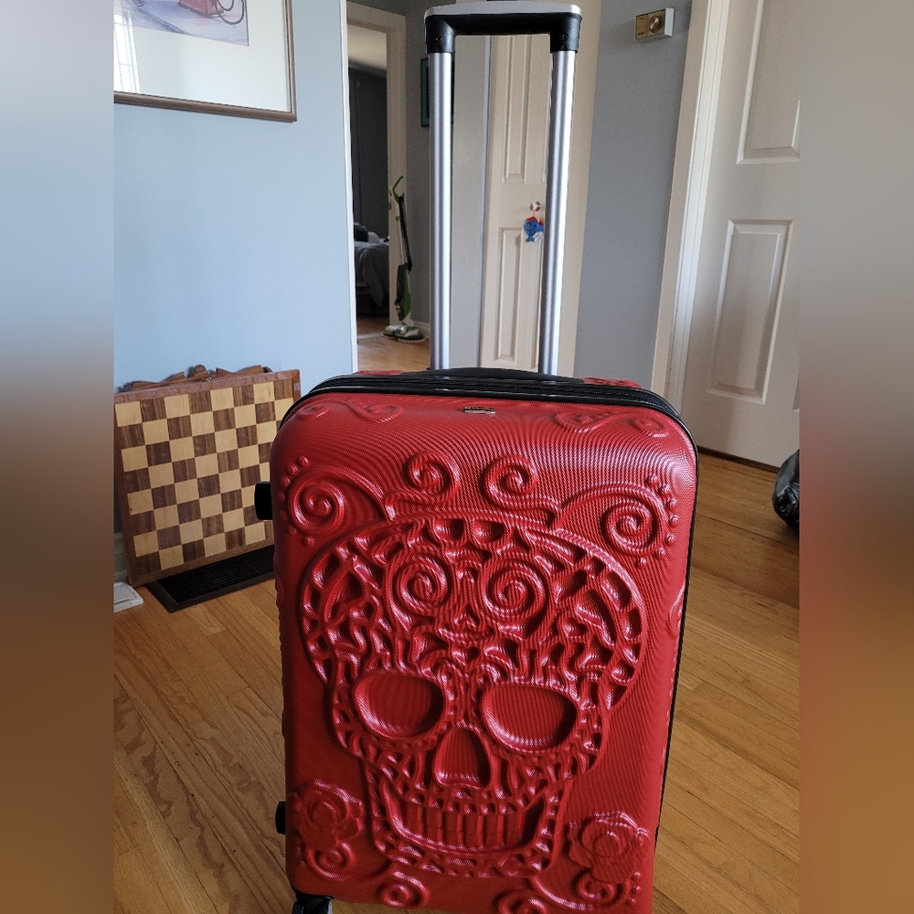 IT Luggage Skull and roses 24 inch  luggage